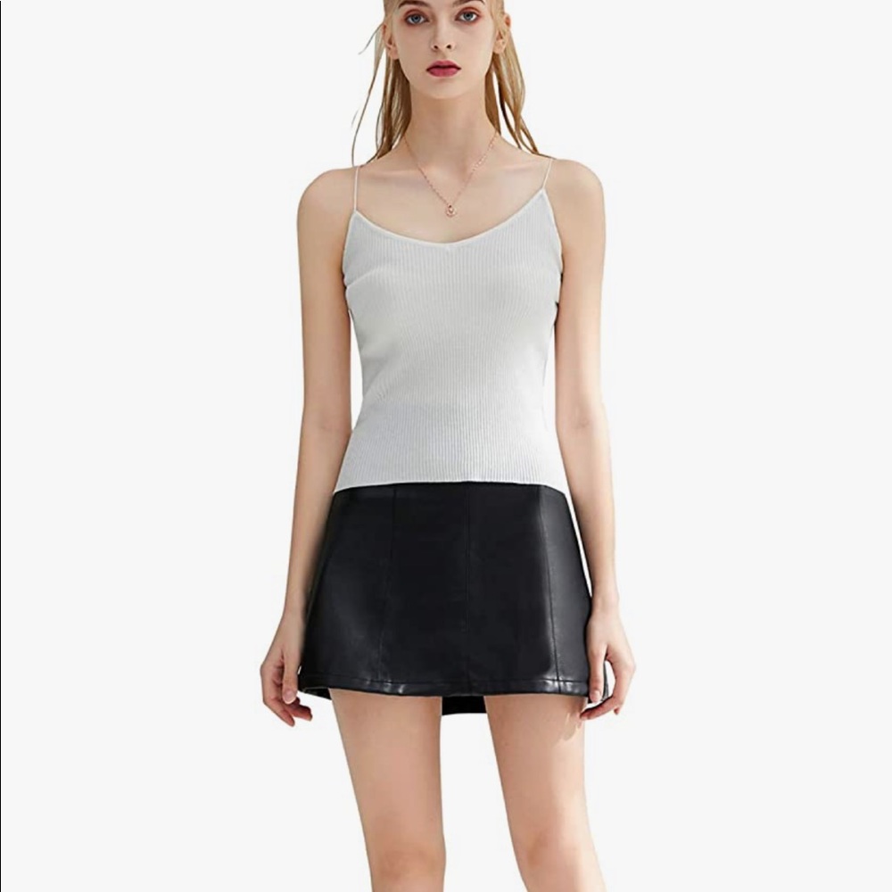 ⭐️ EUC Everbellus pleather skirt